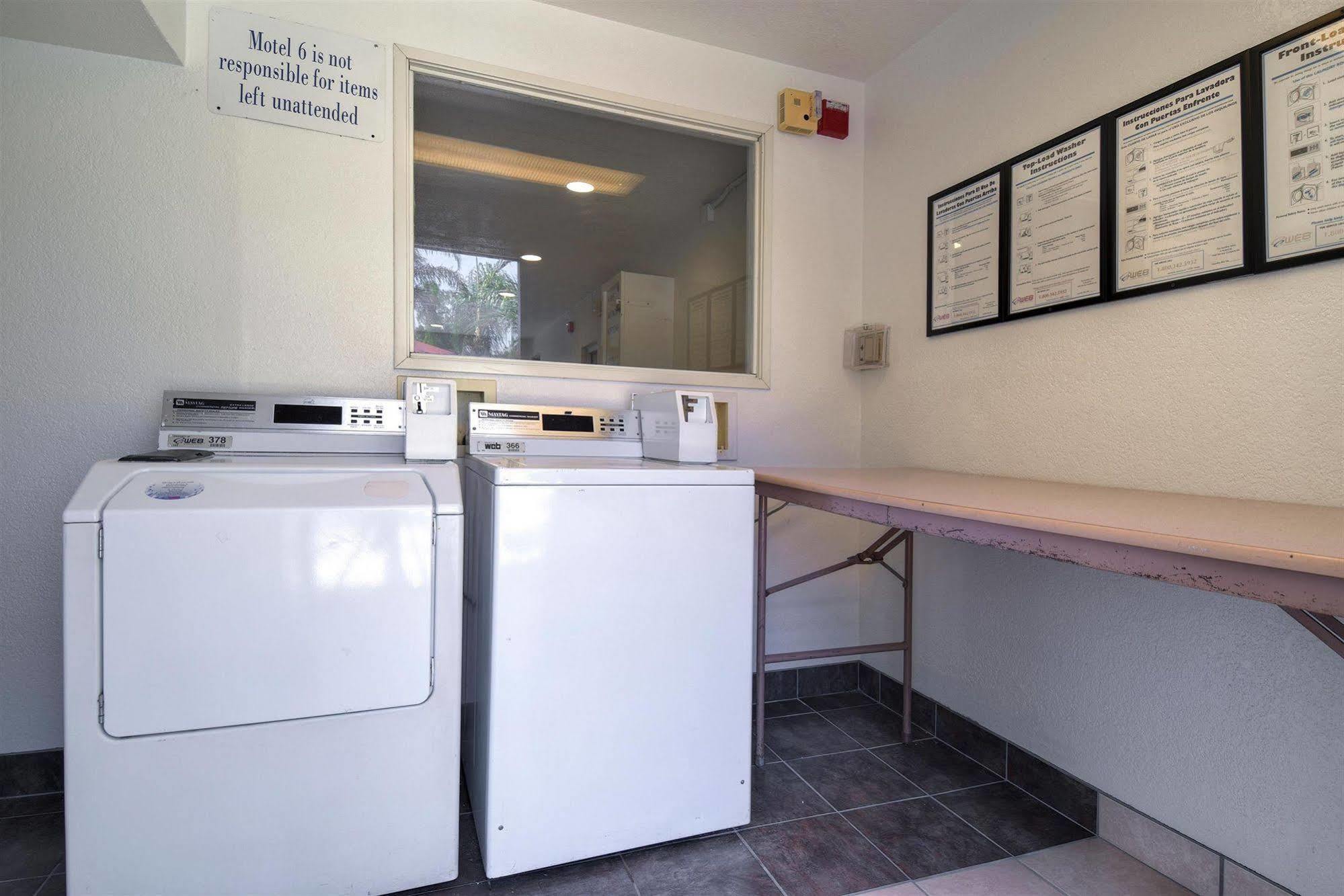 Motel 6-Jurupa Valley, Ca - Riverside West Exteriör bild
