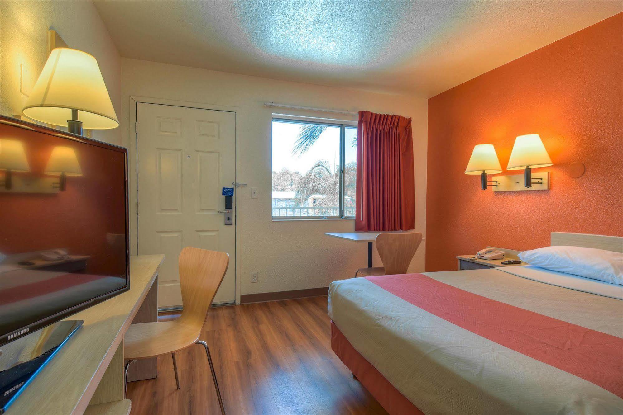 Motel 6-Jurupa Valley, Ca - Riverside West Exteriör bild