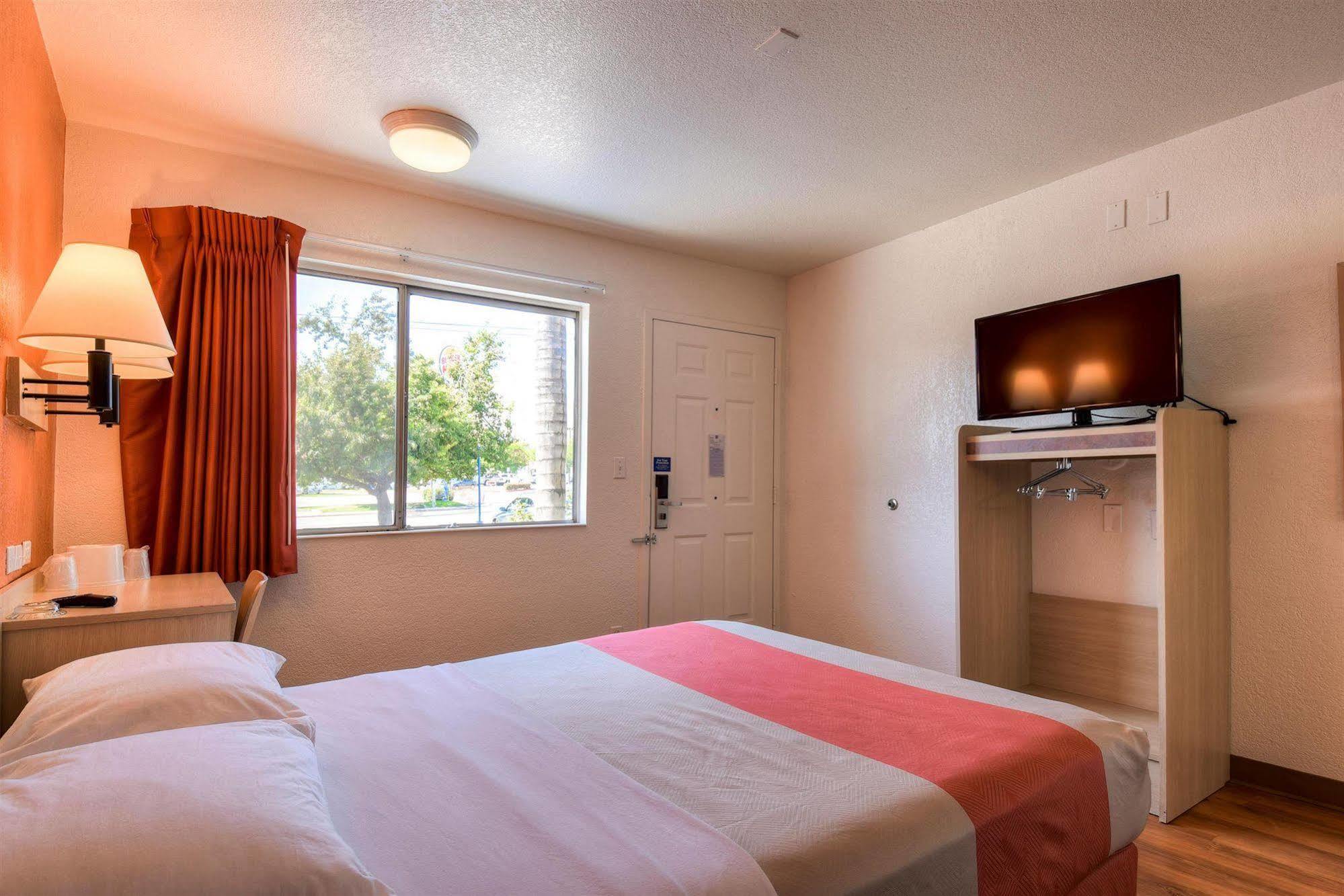Motel 6-Jurupa Valley, Ca - Riverside West Exteriör bild