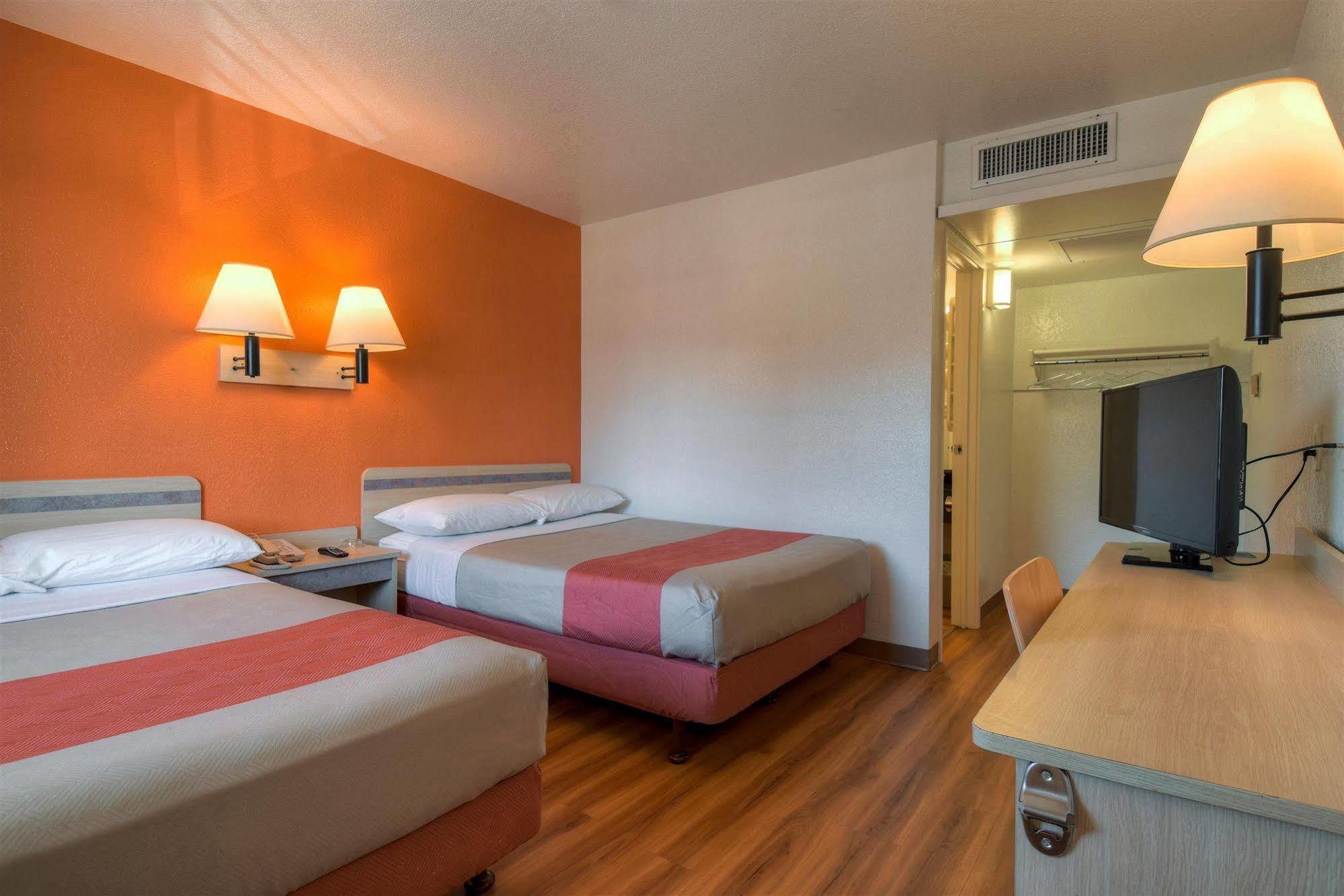 Motel 6-Jurupa Valley, Ca - Riverside West Exteriör bild